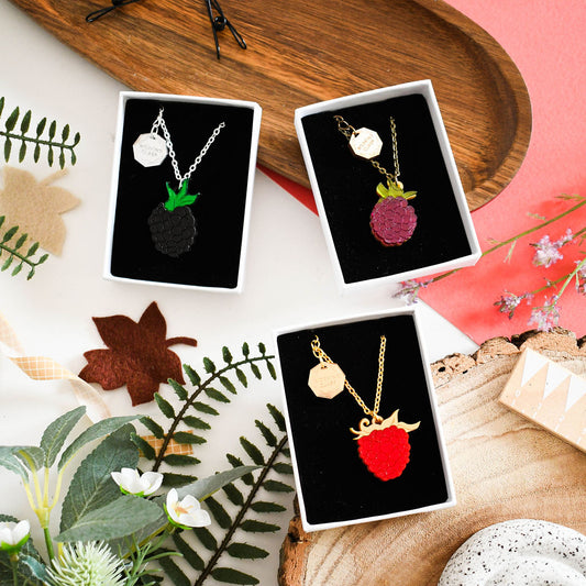 BRAMBLE CHARM NECKLACE