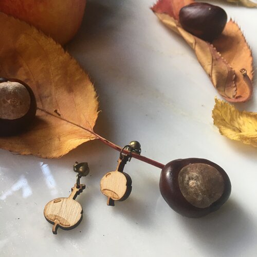 Conker earrings