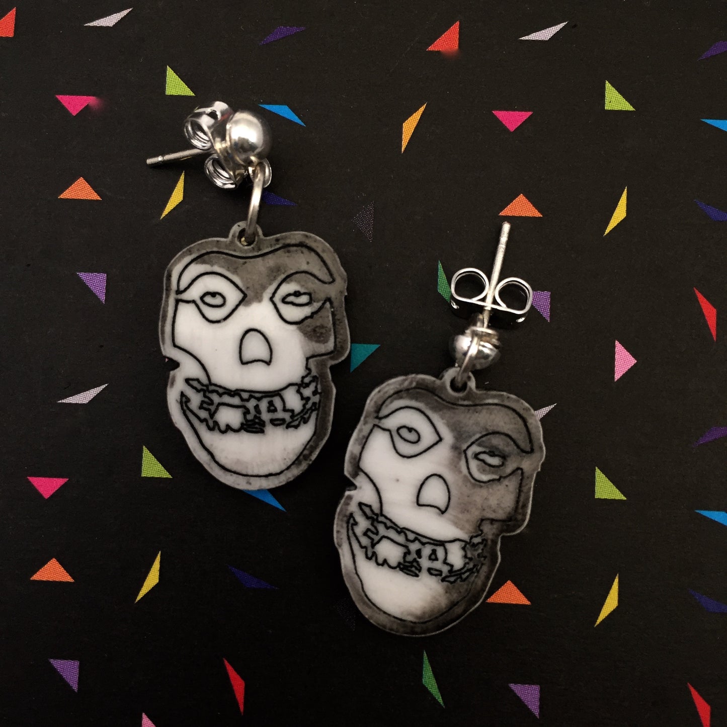 Misfits skull earrings