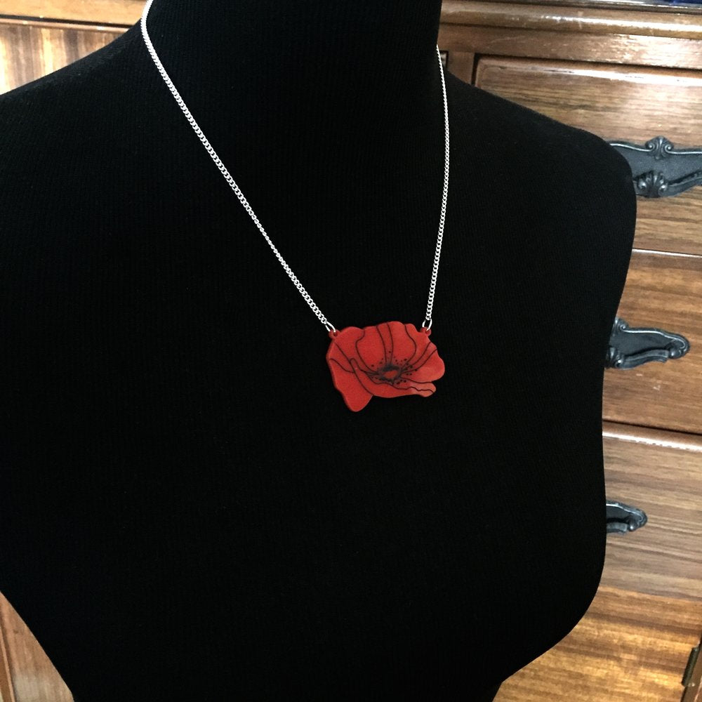 Red poppy necklace