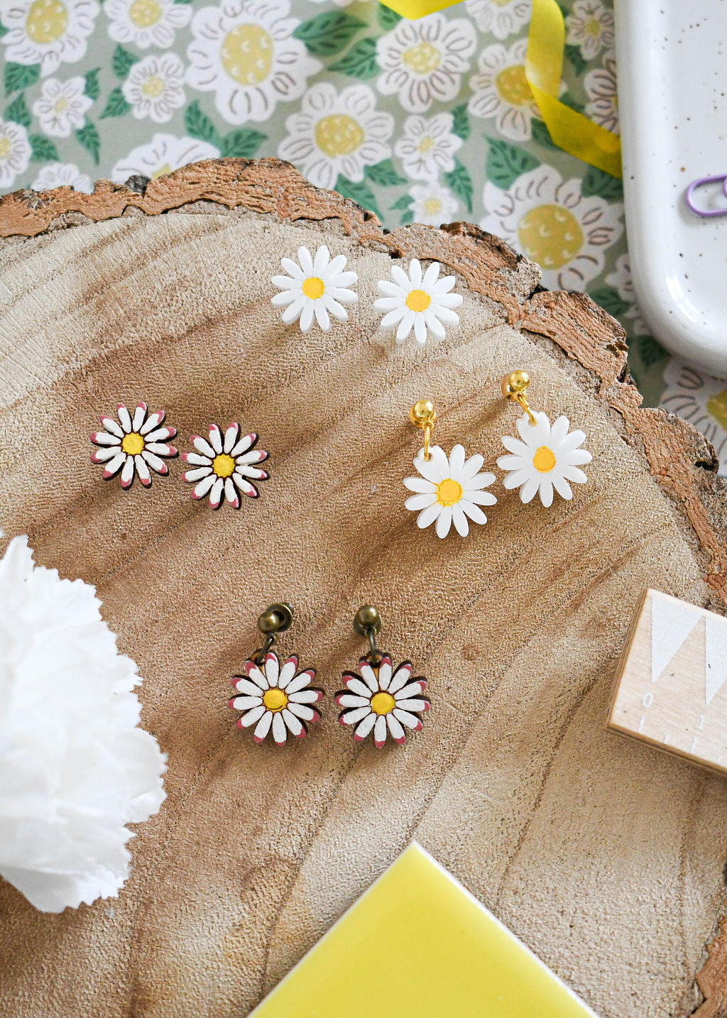 Dainty Daisy Earrings