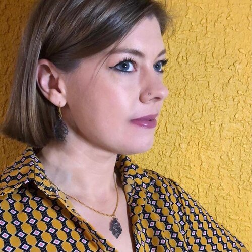 Hop flower earrings