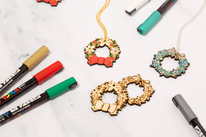 Christmas wreath earrings & necklace colouring set