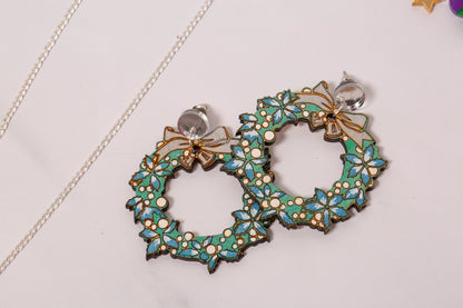 Christmas wreath earrings & necklace colouring set