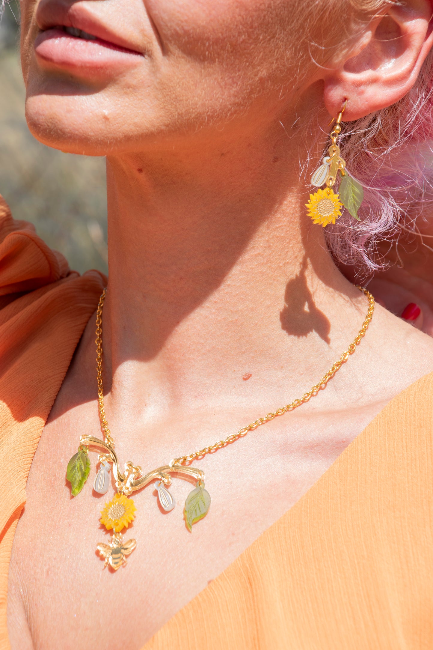 Sunflower & Honeybee Necklace