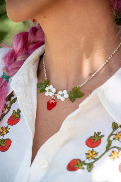 STRAWBERRY NECKLACE