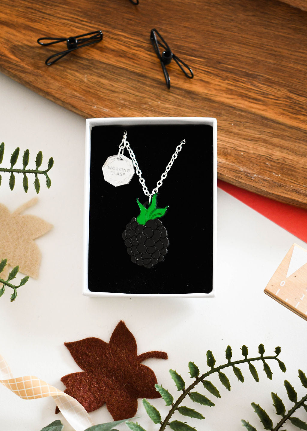 BRAMBLE CHARM NECKLACE