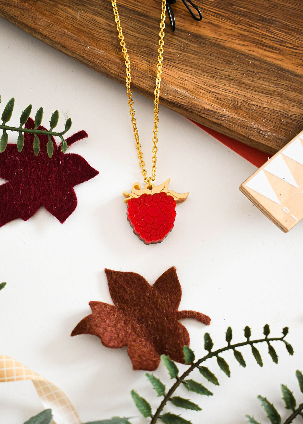 BRAMBLE CHARM NECKLACE