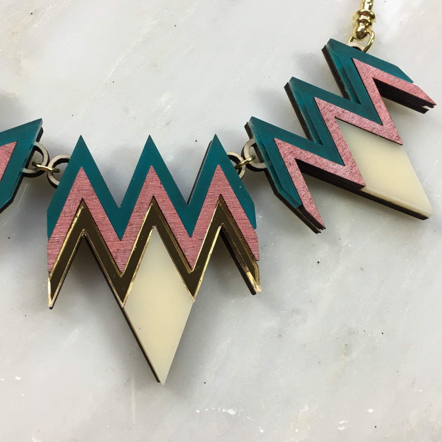Deco statement necklace