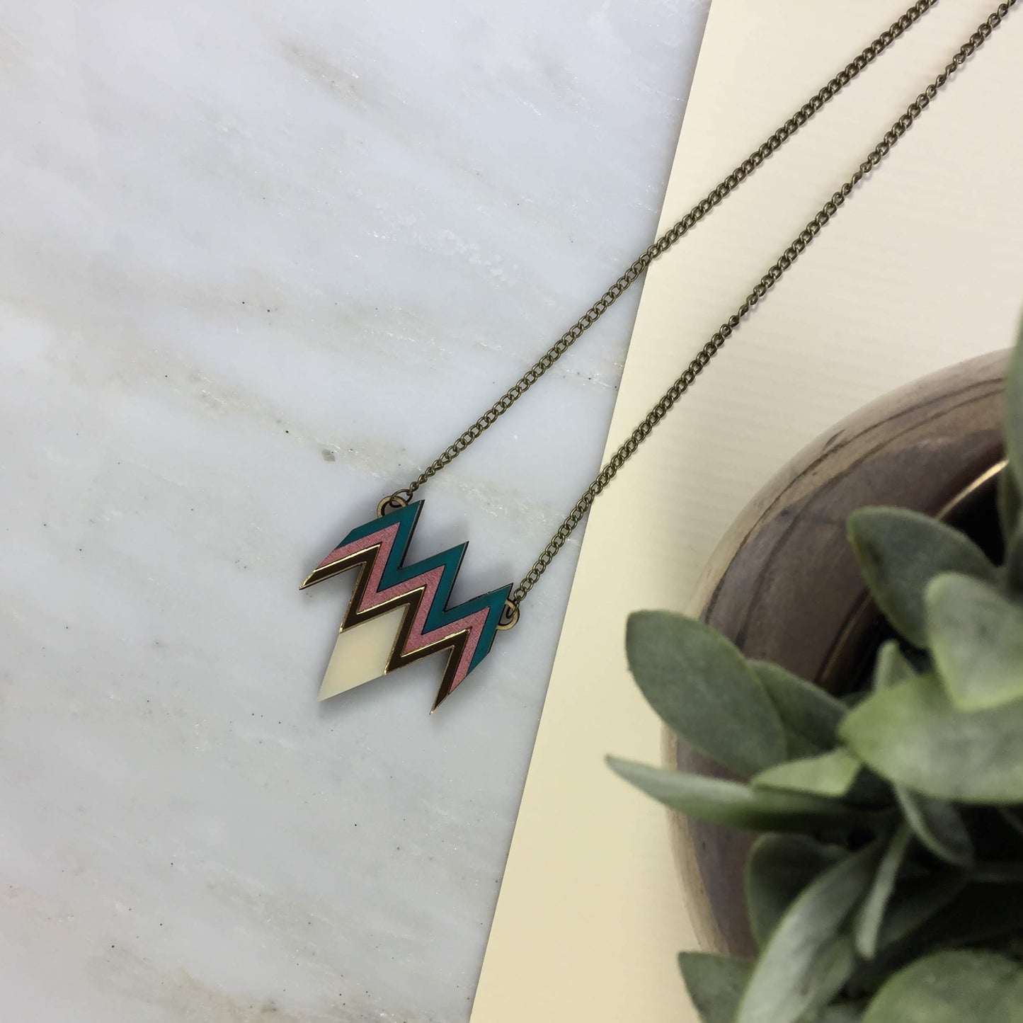 Deco Zig Zag necklace