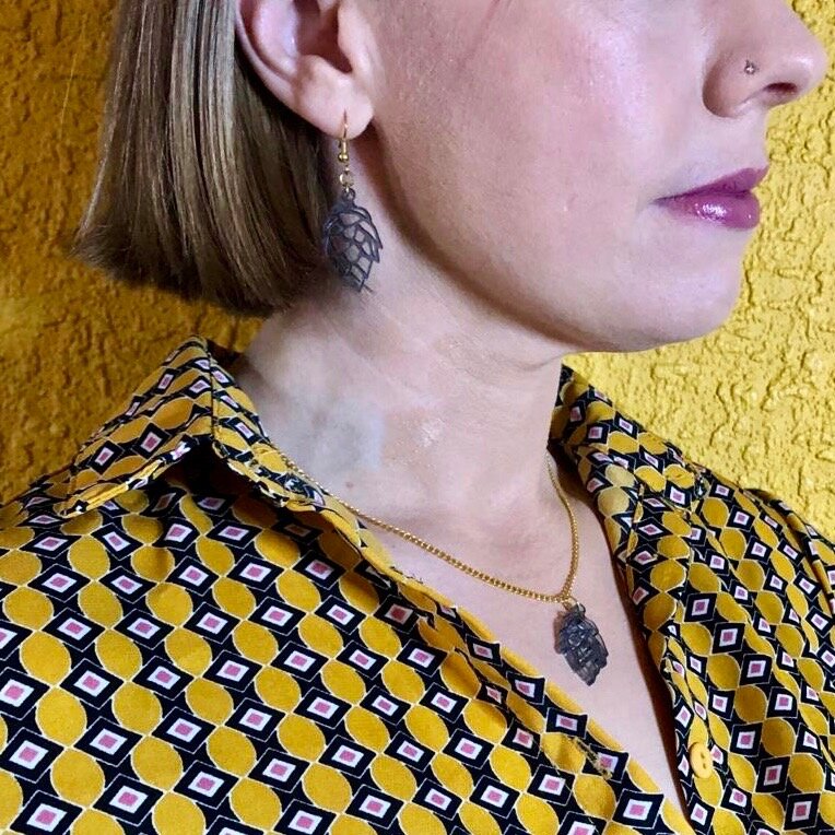 Hop flower earrings
