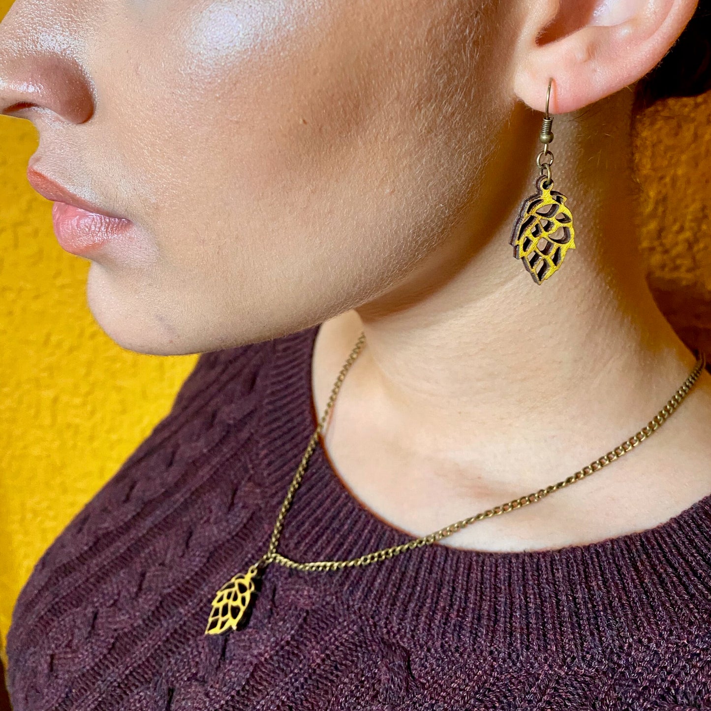 Hop flower earrings