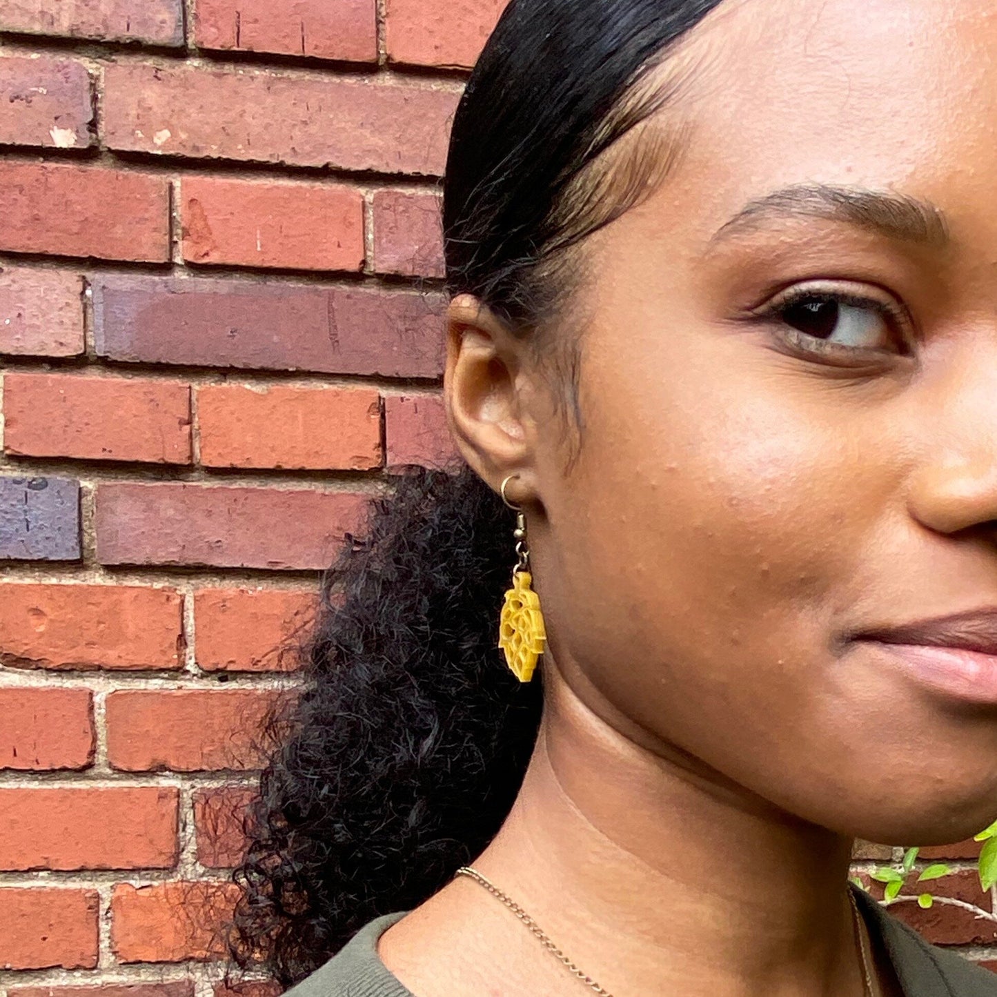 Hop flower earrings