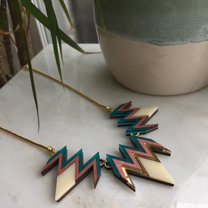 Deco statement necklace