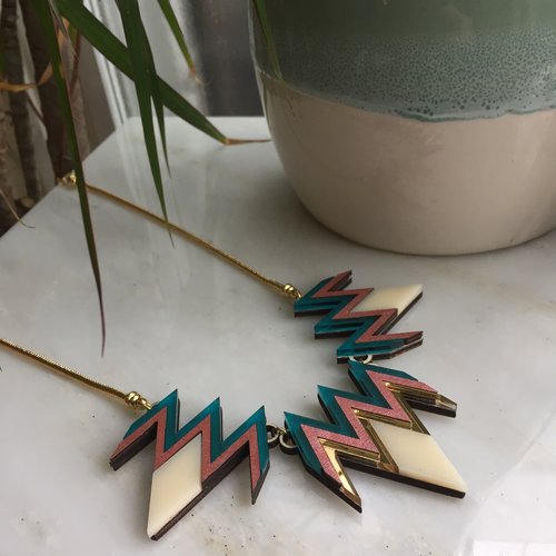 Deco statement necklace