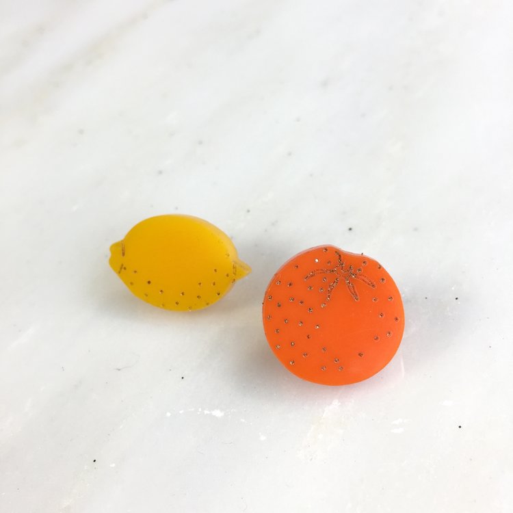 St Clements oranges or lemons pin badge