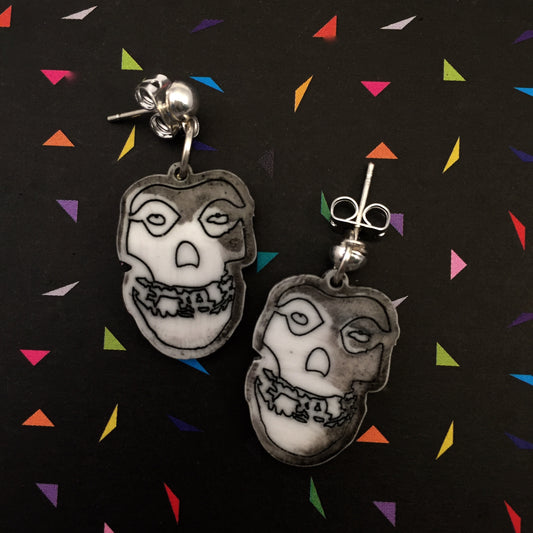 Misfits skull earrings