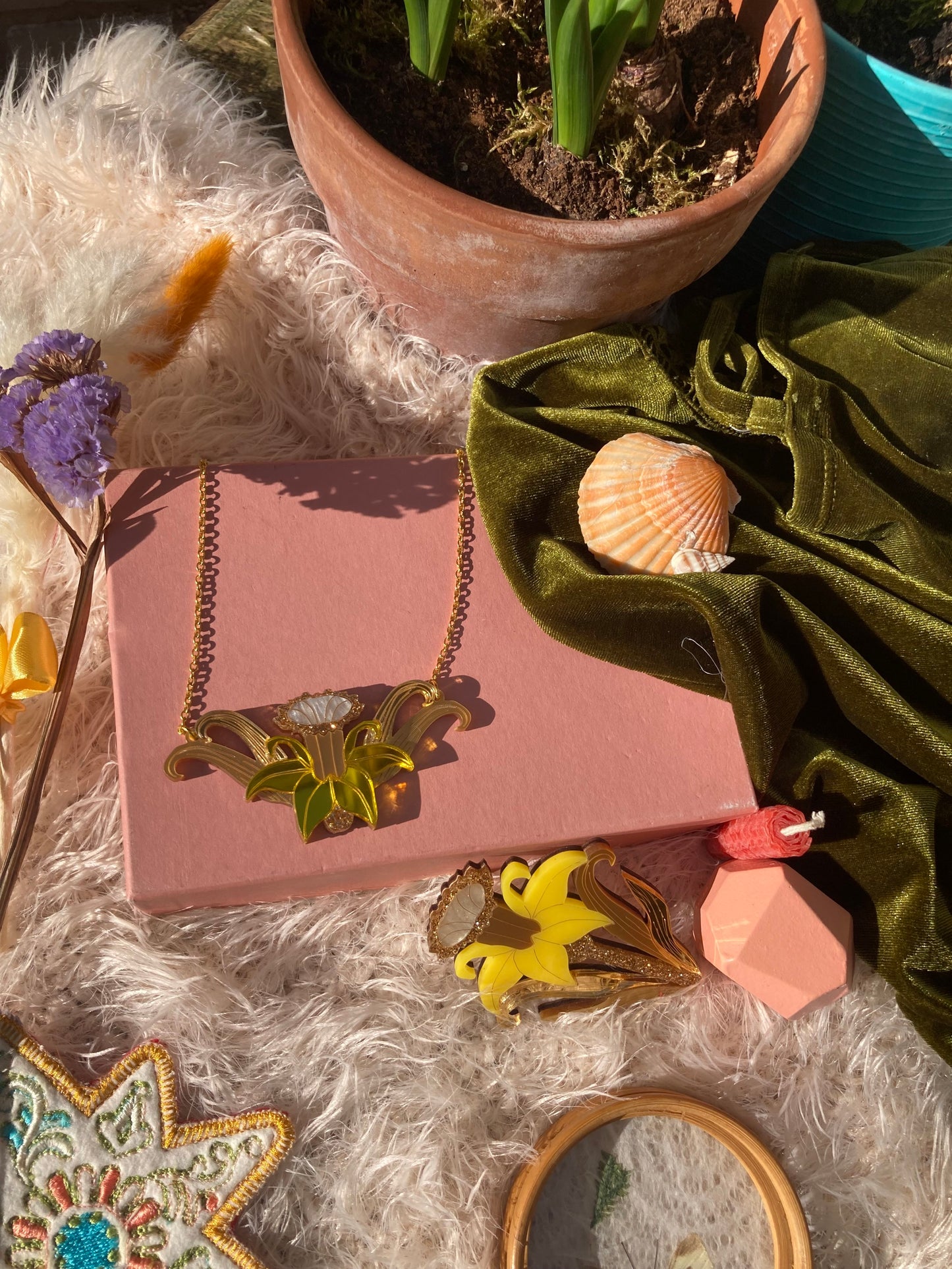 Nouveau Narcissus Necklace
