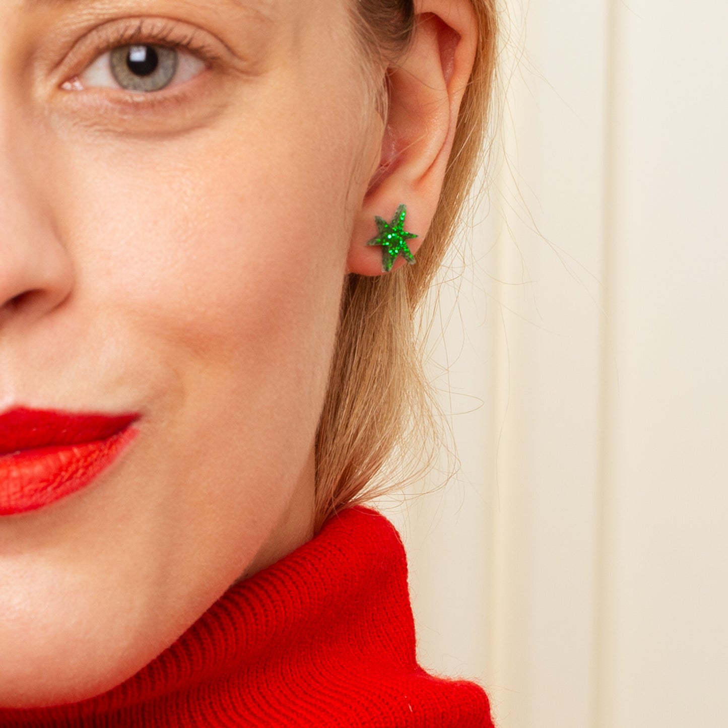 Star stud earrings