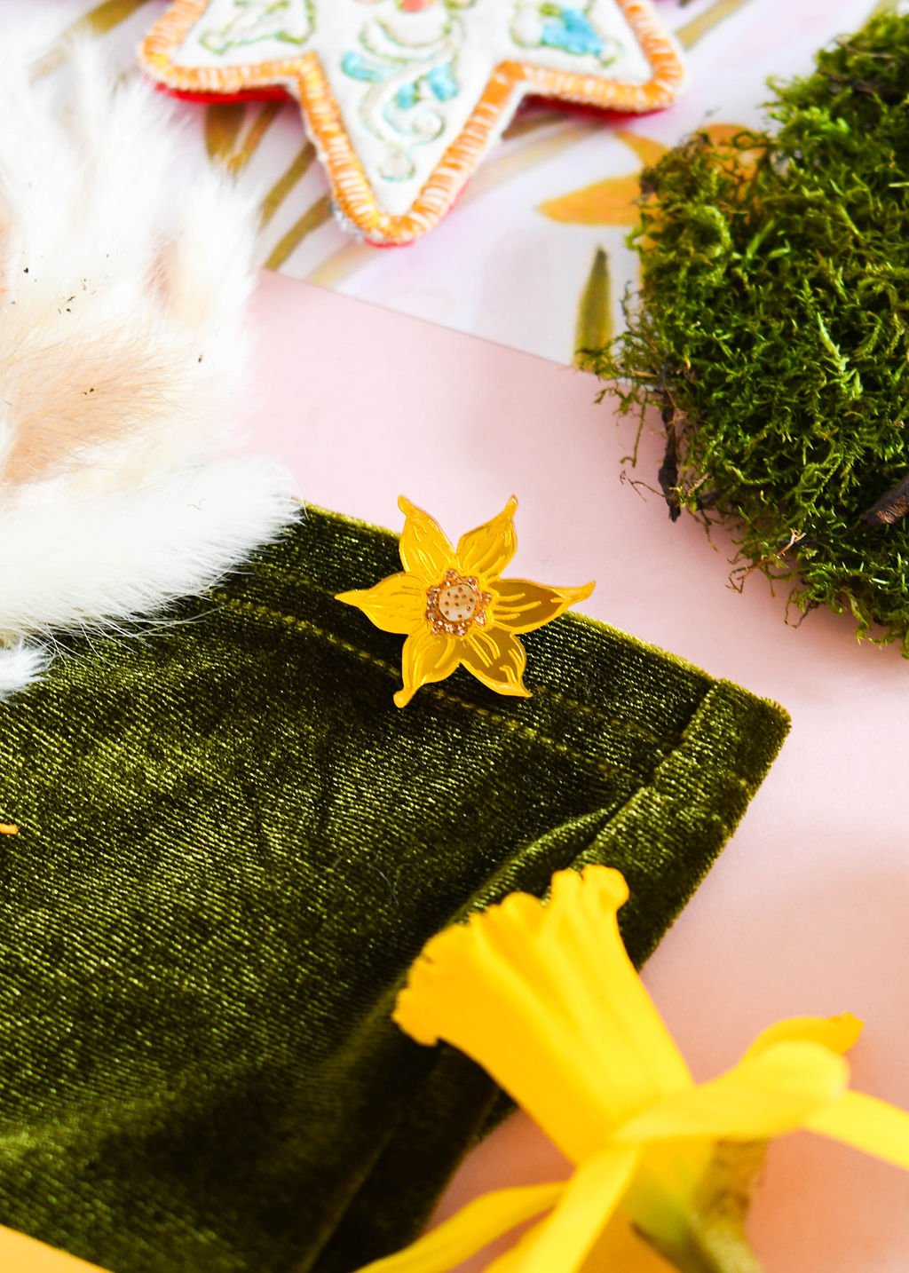 Tiny Daffodil Pin