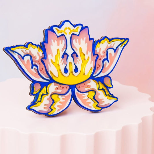 William Morris flower brooch