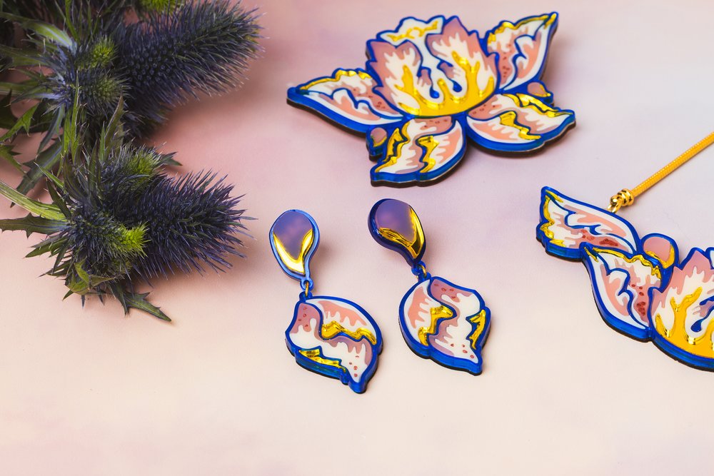 William Morris flower shell earrings