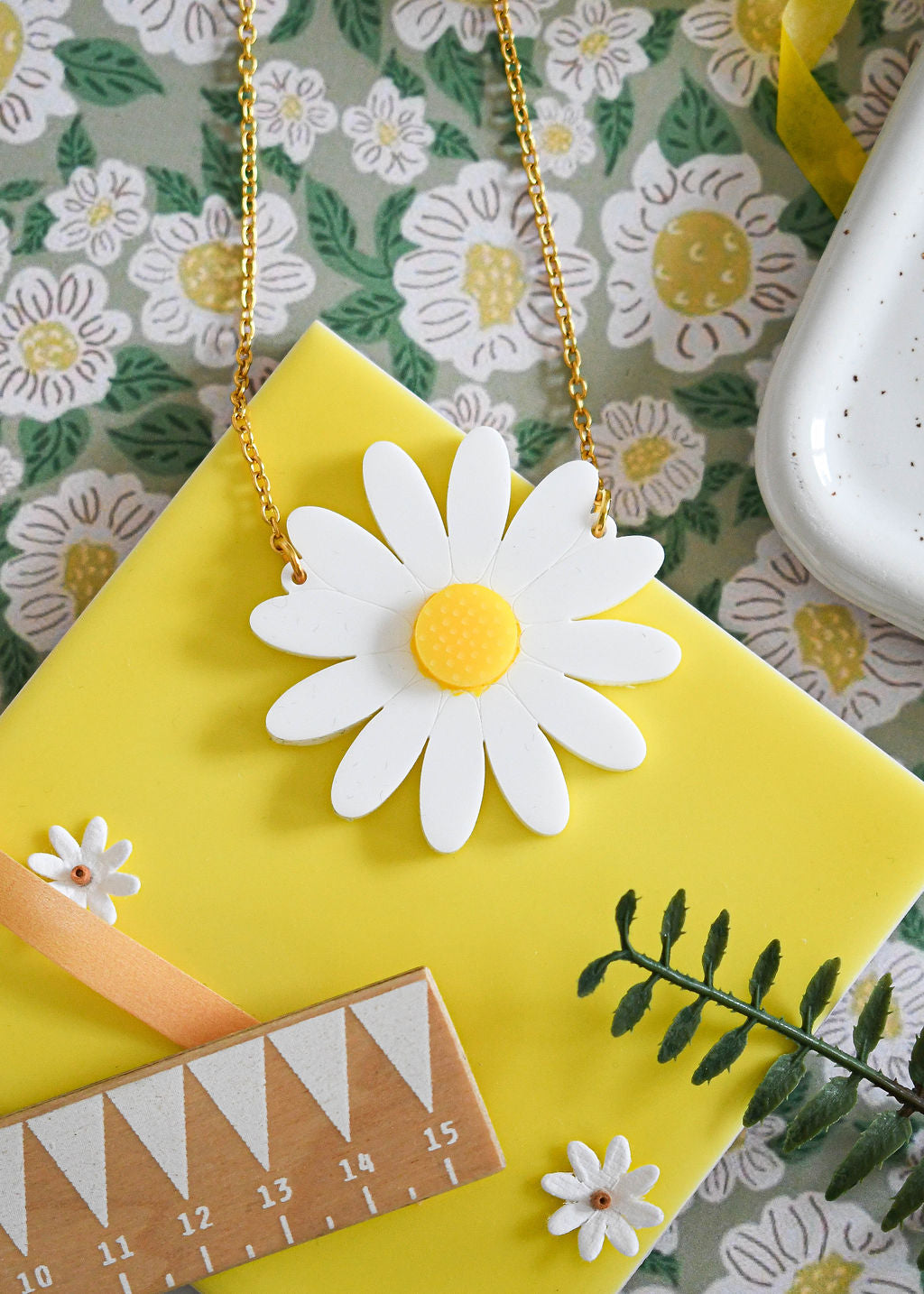 Big Daisy Necklace