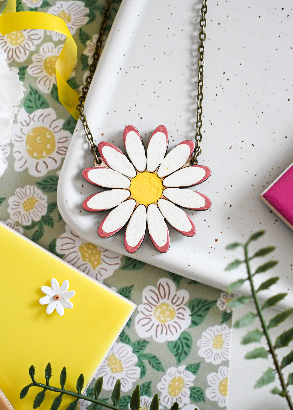 Big Daisy Necklace