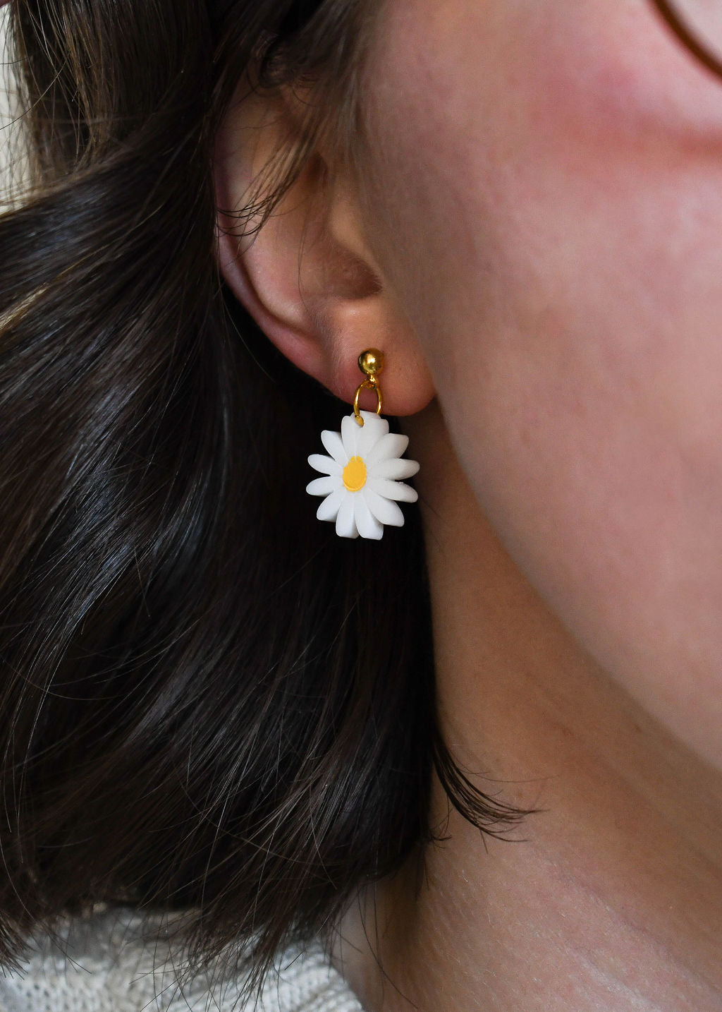 Dainty Daisy Earrings