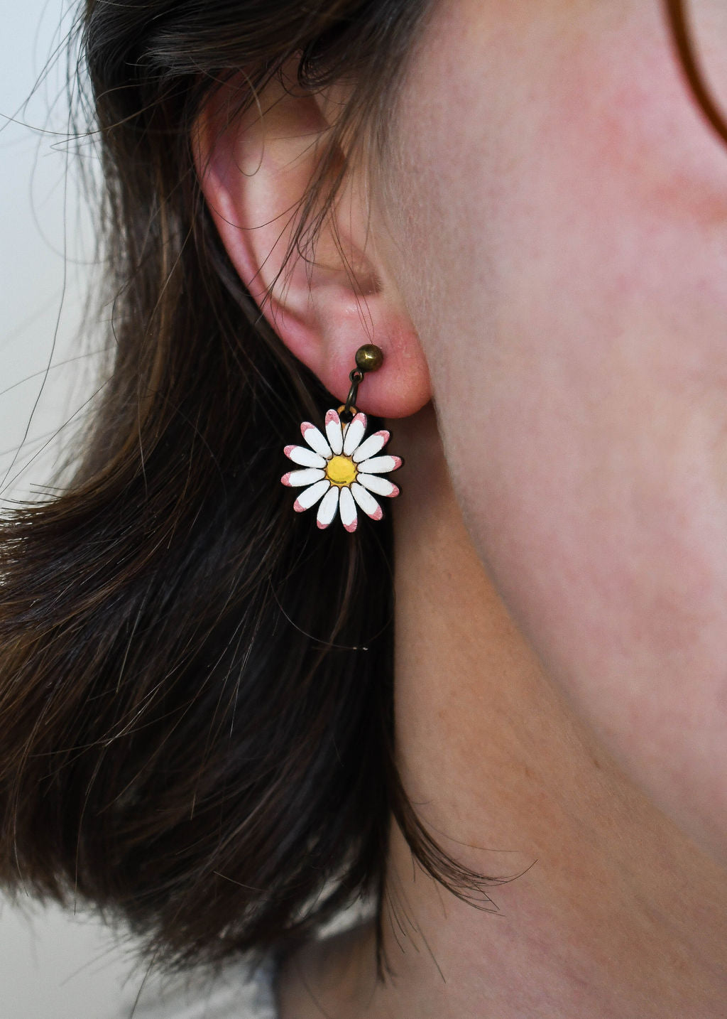Dainty Daisy Earrings