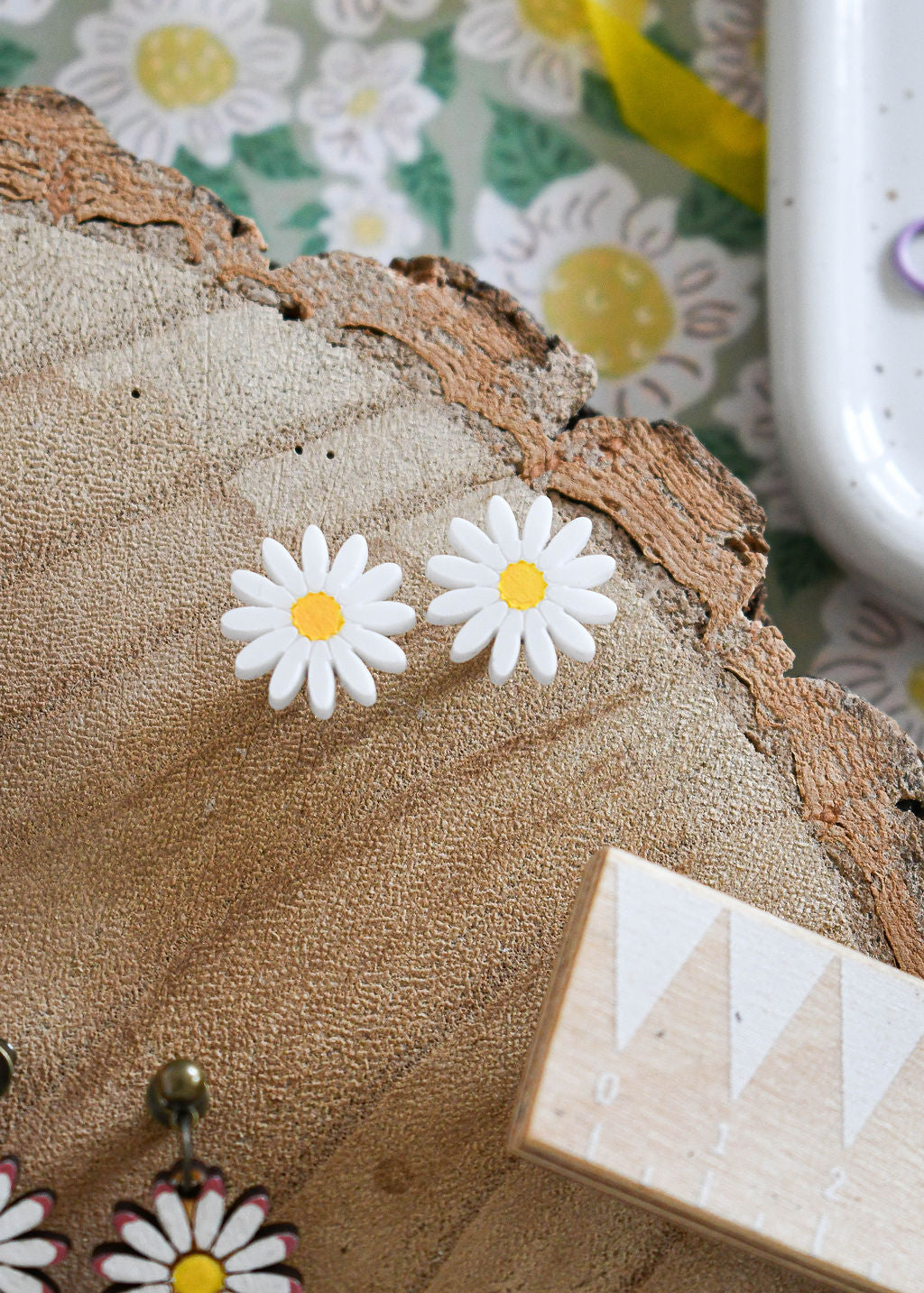 Dainty Daisy Earrings