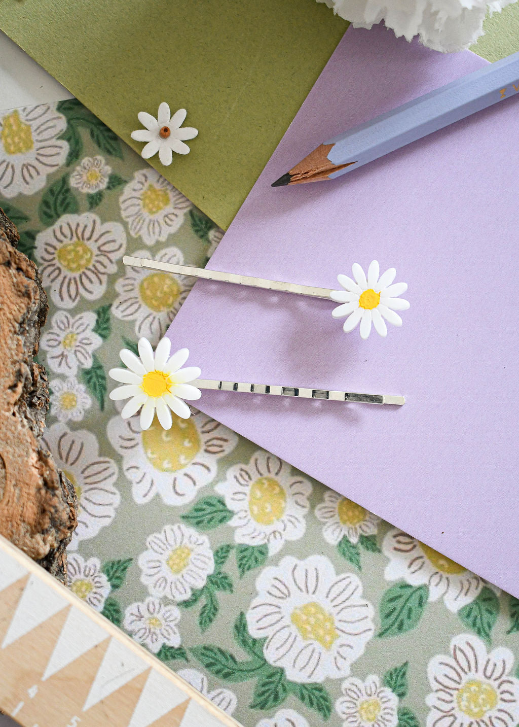 Dainty Daisy Hairgrips