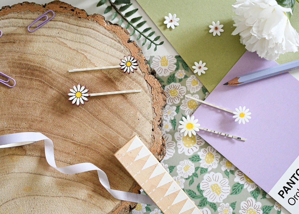 Dainty Daisy Hairgrips