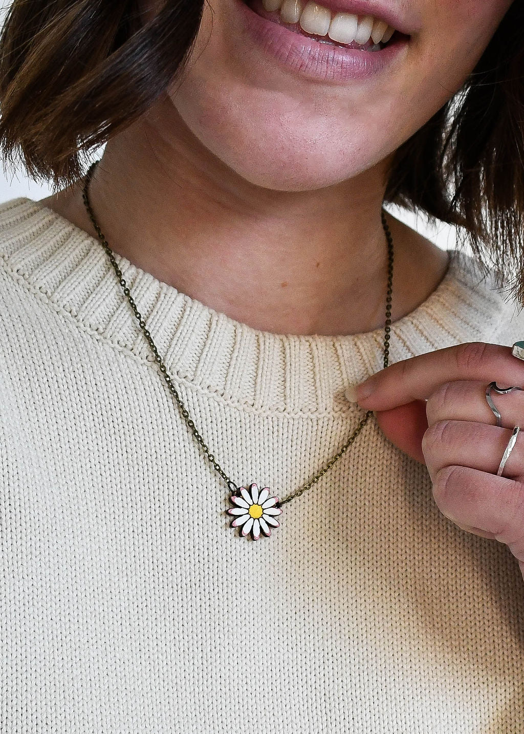 Dainty Daisy Pendant