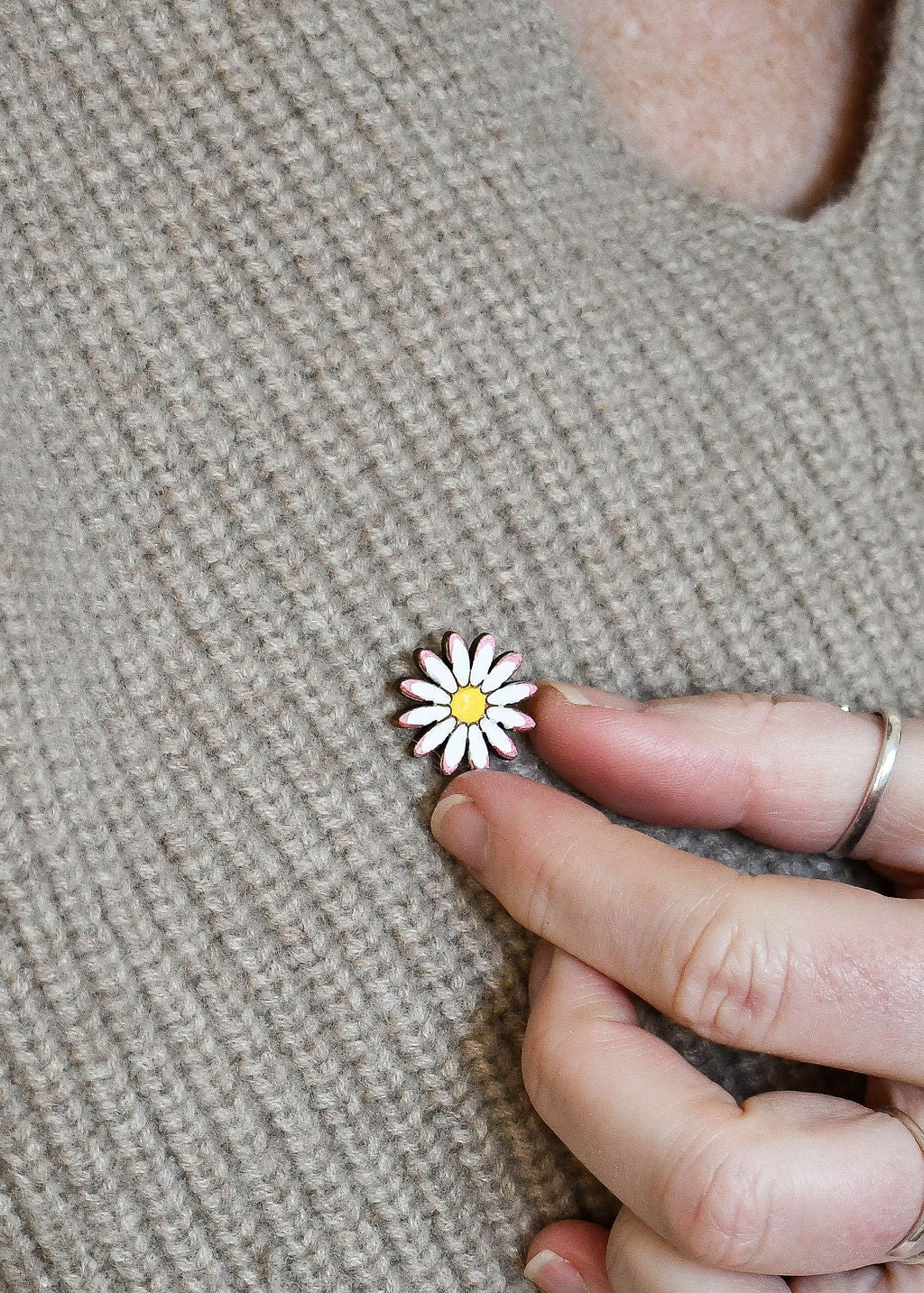 Dainty Daisy Pin Badge