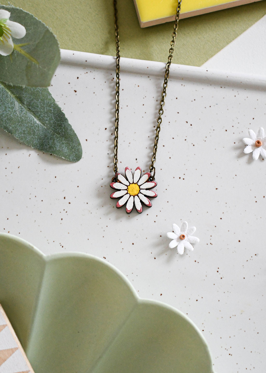 Dainty Daisy Pendant