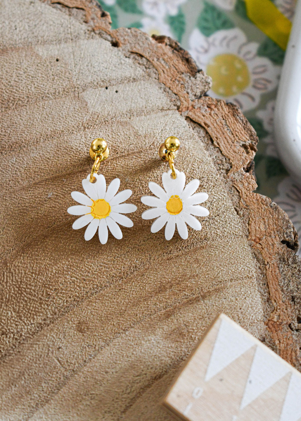 Dainty Daisy Earrings